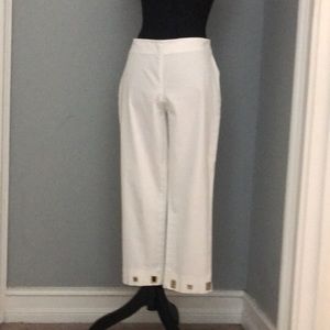 Jones of New York Pants/ Capri Size 4 Petite With beautiful Silver Details